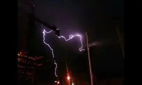 رعد و برق با طرح نقشه ایران