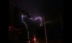 رعد و برق با طرح نقشه ایران