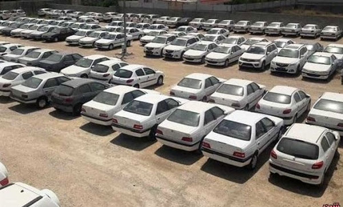 10 دستگاه خودرو صفر کیلومتر احتکار شده در ایوان