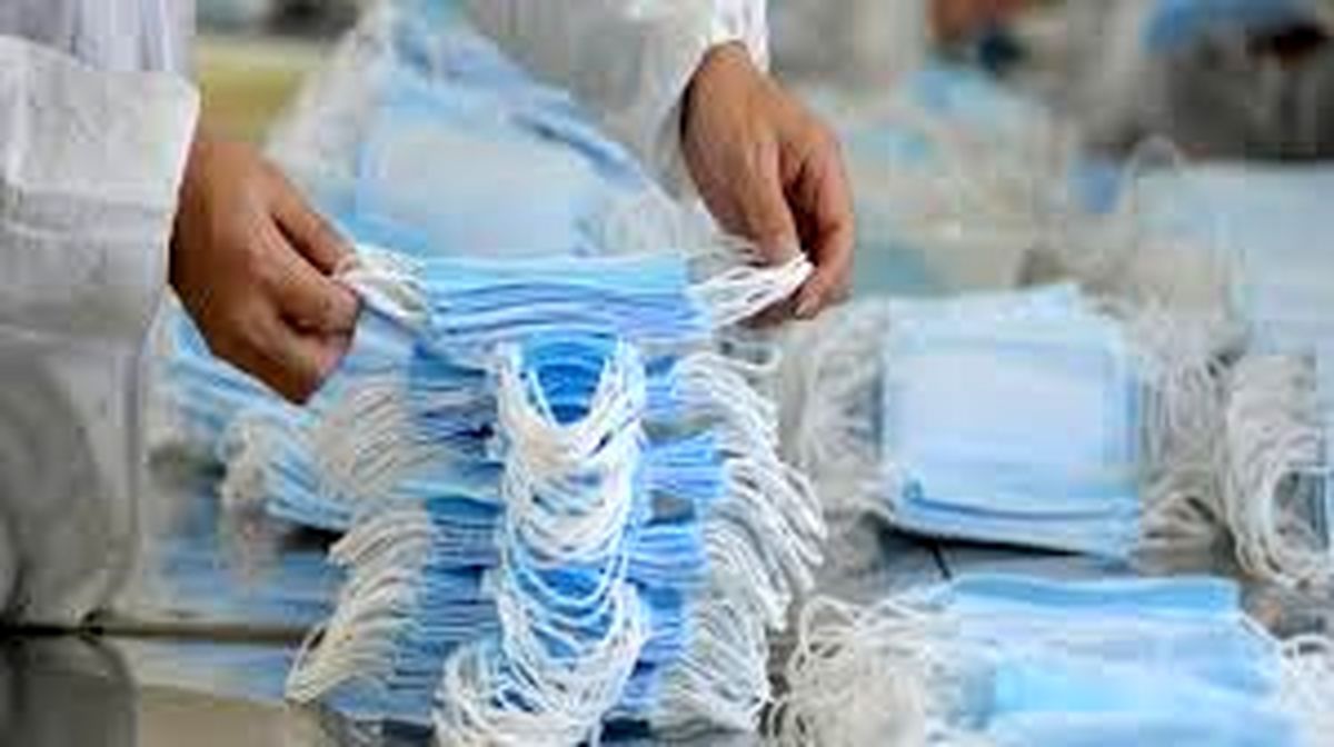 ماسک در پایانههای اتوبوس و مترو شیراز عرضه میشود