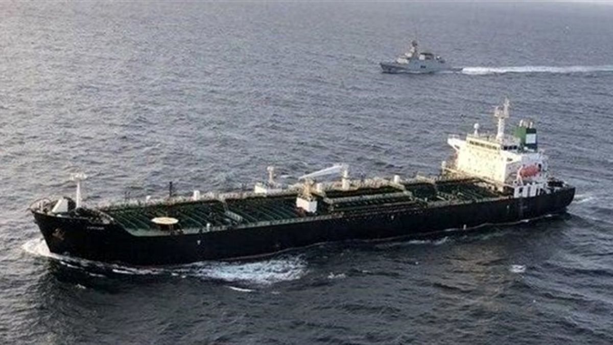 گزارش از روی عرشه شناور گشتی ونزوئلایی درباره ورود پنجمین نفتکش ایرانی به آبهای این کشور