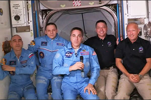 ورود فضانوردان دراگون به ایستگاه فضایی بین‌المللی
