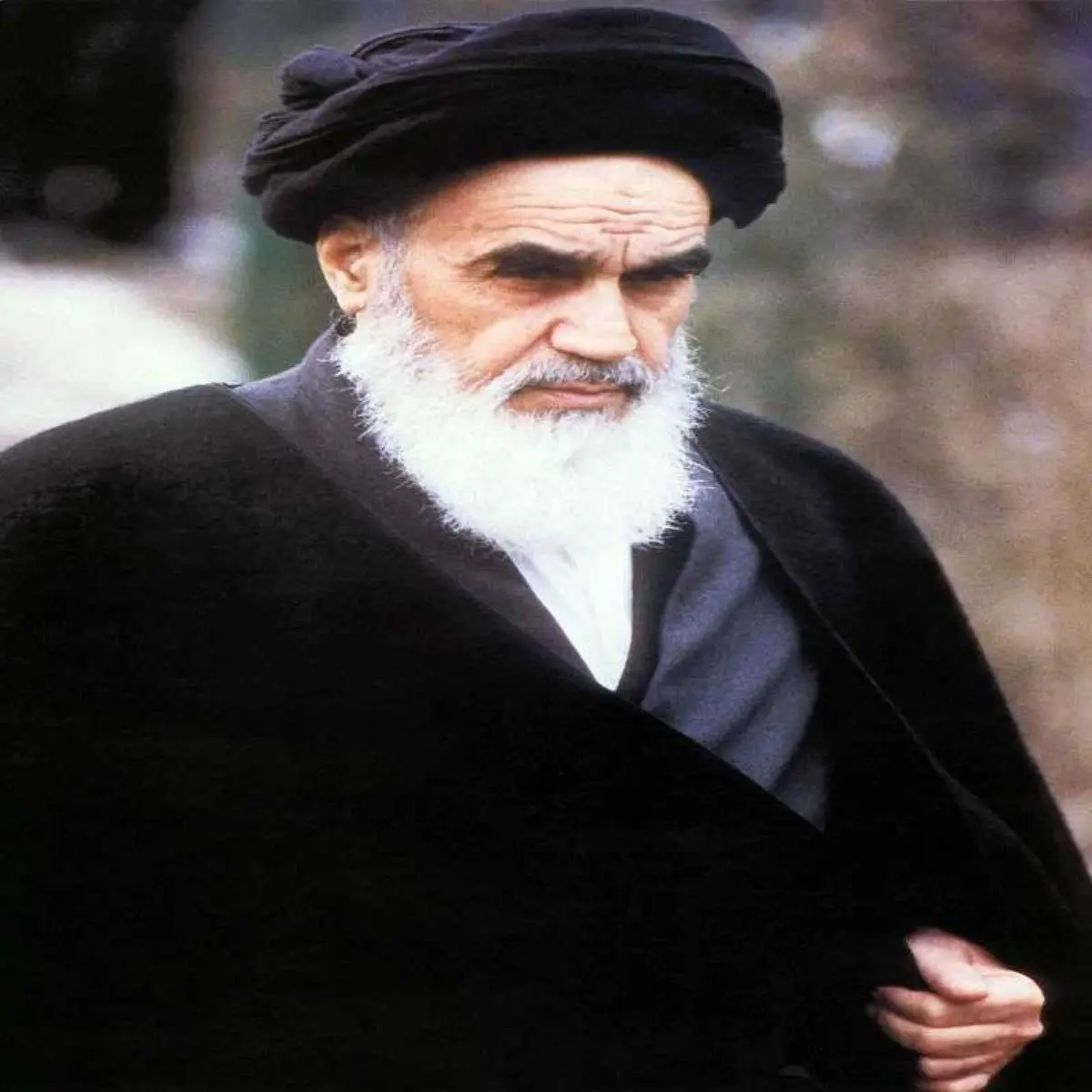 واکنش امام خمینی(س) به تعابیر تمجید آمیز آیت الله مشکینی در مورد ایشان