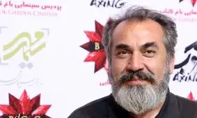 عکسی قدیمی از سیامک انصاری پشت صحنه یک فیلم خاطره‌انگیز