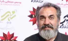 عکسی قدیمی از سیامک انصاری پشت صحنه یک فیلم خاطره‌انگیز