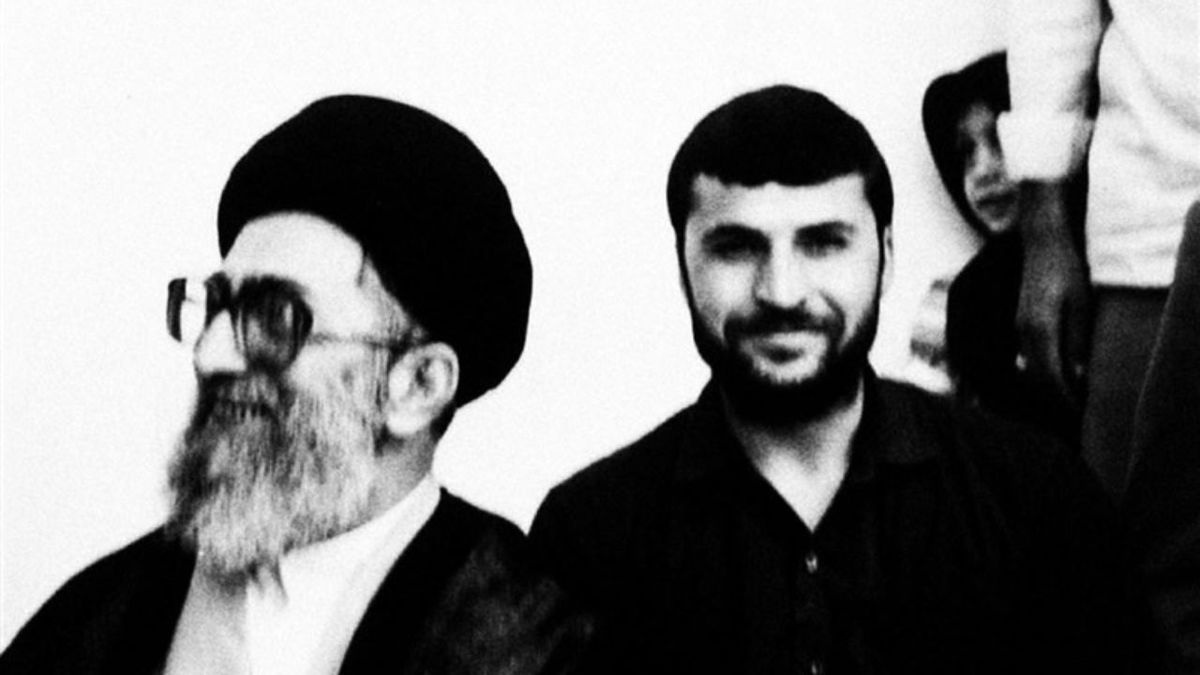 سیداحمد خمینی به آیتالله خامنهای چه گفت / نظر امام به شماست