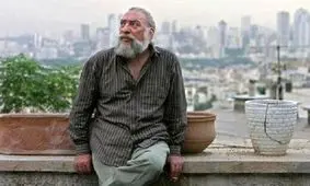 ناراحتی آوا مشکاتیان از تخریب خانه پدرش پرویز مشکاتیان