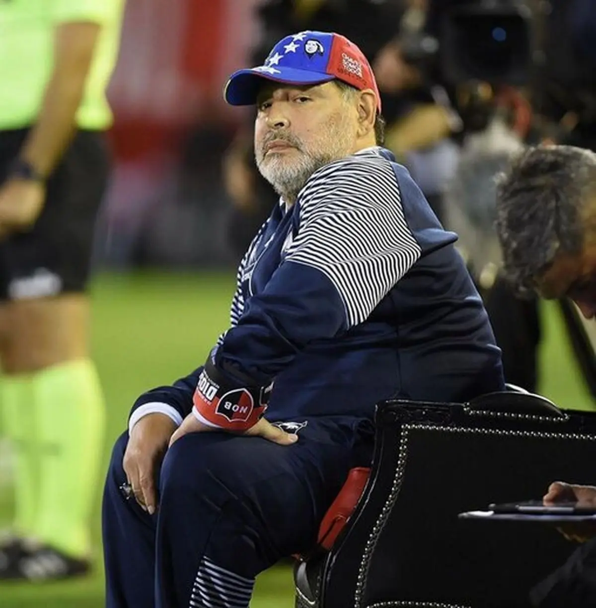 قرارداد مارادونا تمدید شد