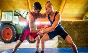 تمرینات قهرمان کشتی جهان در مرغداری