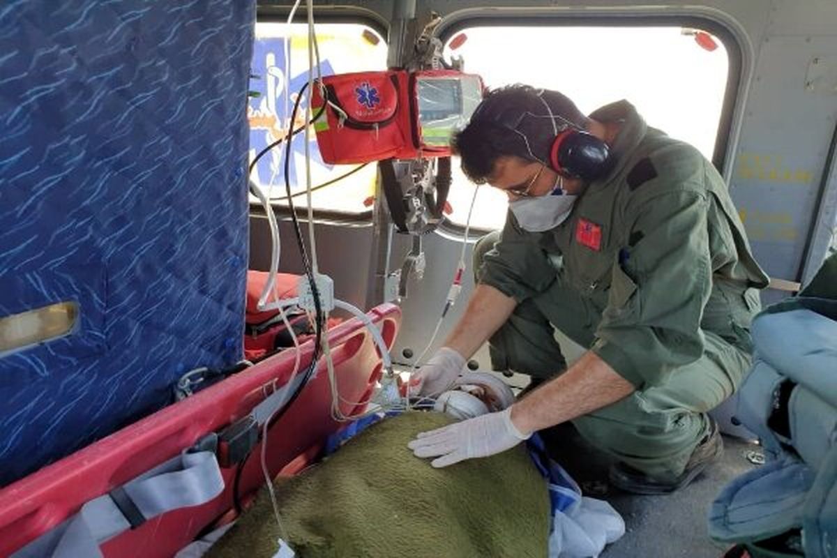انتقال کودک غرق‌شده فیروزکوهی با اورژانس هوایی به بیمارستان