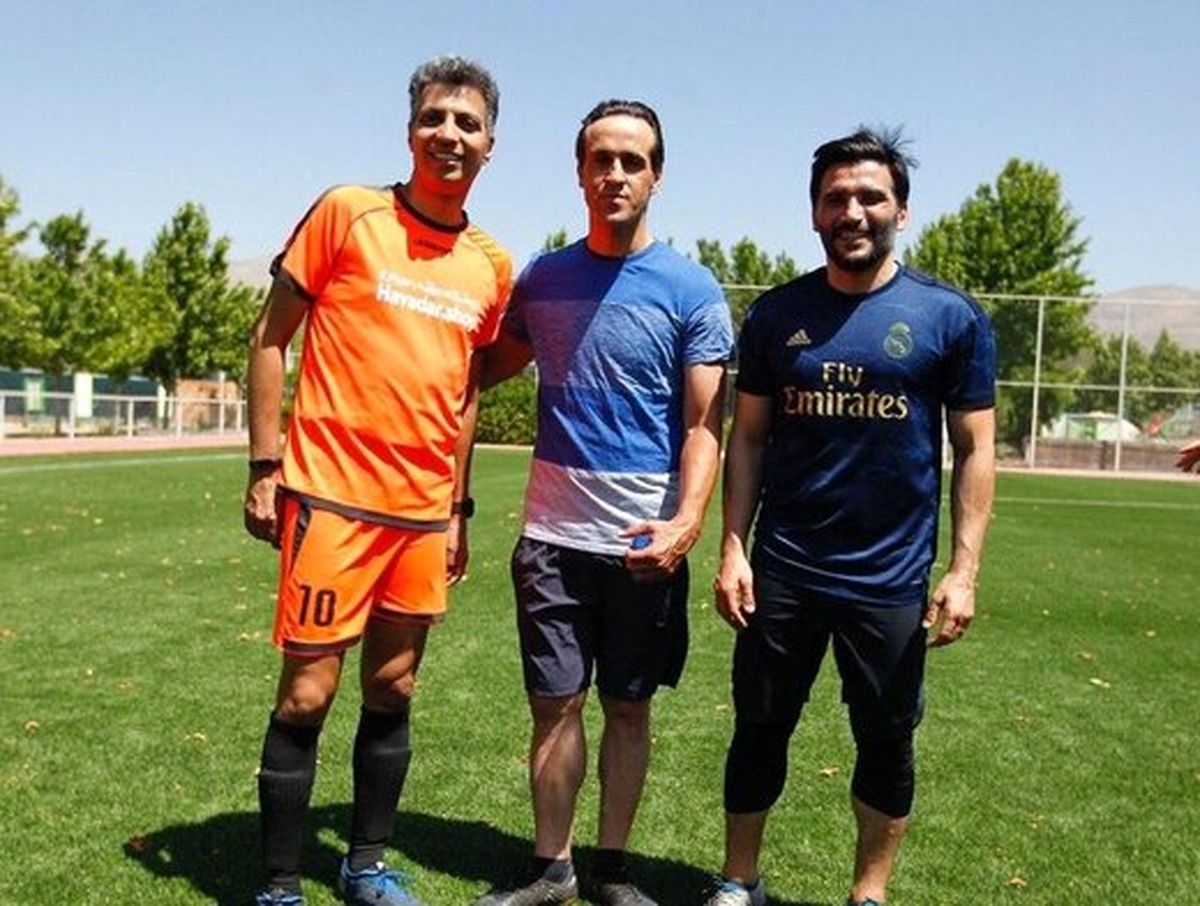 عاقبت فوتبال بازی کردن علی کریمی با خبرنگاران ورزشی! / عکس