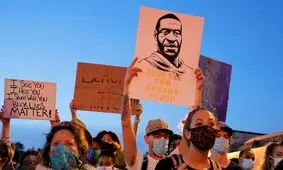 تظاهرات ۱۰۰ هزار نفری در شهر فیلادلفیای آمریکا علیه نژادپرستی + فیلم