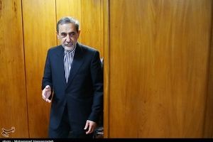 «ایران در زمان رهبری امام خمینی(ره)» در نمایشگاه کتاب رونمایی شد