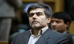 اصولگرا به معنای رایج نیستم/نباید احمدی‌نژاد را به یک باره پایین پرتاب کنیم؛ شاید تایید صلاحیت شود