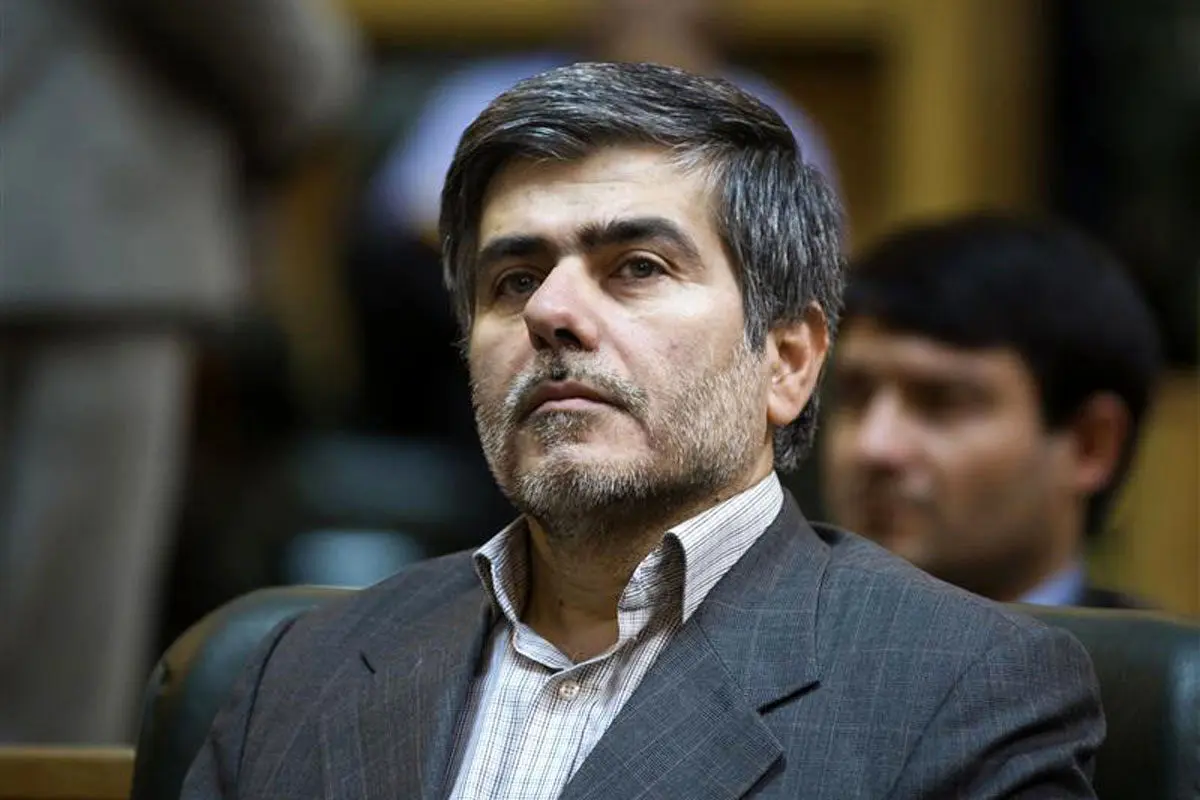 اصولگرا به معنای رایج نیستم/نباید احمدی‌نژاد را به یک باره پایین پرتاب کنیم؛ شاید تایید صلاحیت شود