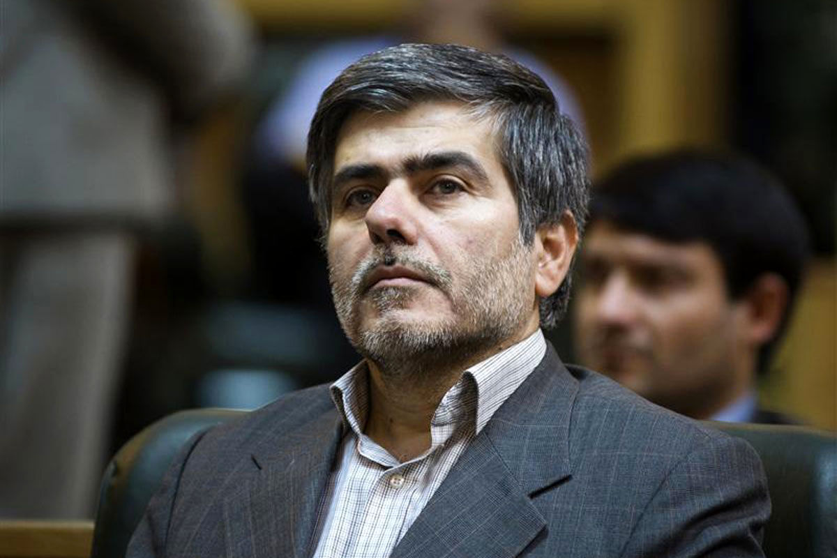 اصولگرا به معنای رایج نیستم/نباید احمدینژاد را به یک باره پایین پرتاب کنیم؛ شاید تایید صلاحیت شود
