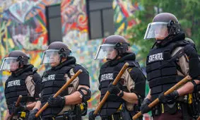 اتفاقی عجیب در دل آمریکا/ مرگ جورج فلوید اداره پلیس مینیاپولیس را منحل می‌کند؟