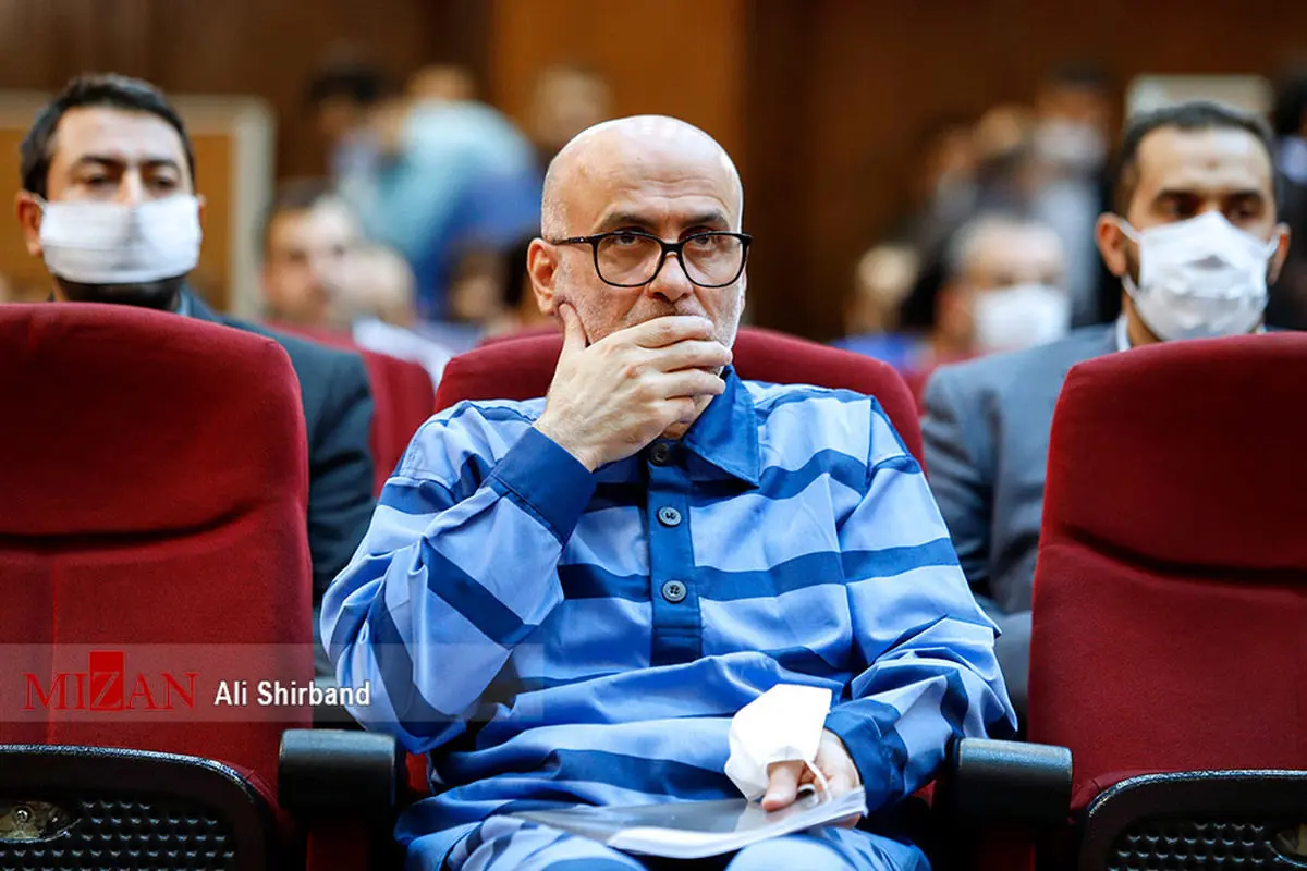 حق همه است جلسات دادگاه اکبر طبری را زنده ببینند