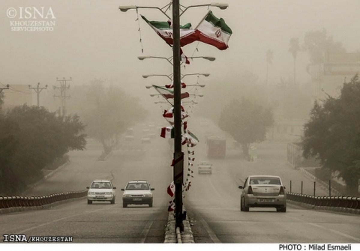 گردوغبار برخی مدارس خوزستان را تعطیل کرد/ ادارات ماهشهر باز است