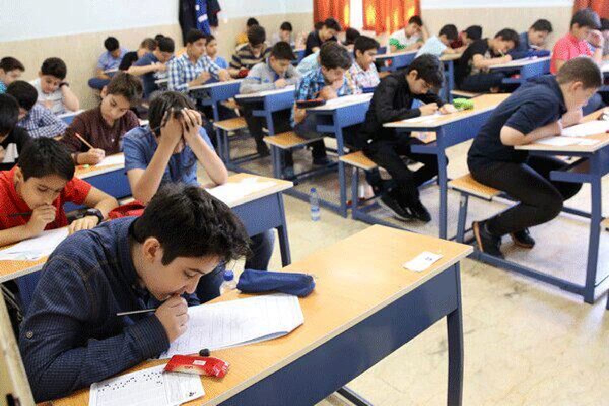 امتحانات پایه نهم باید حضوری برگزار شود
