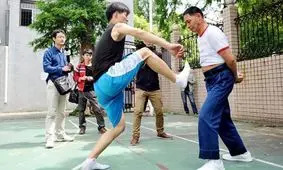 شغل این مرد کتک خوردن است!