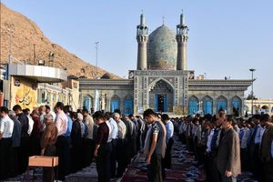 برگزاری نماز عید فطر در تهران و ۲۰۰۰ بقعه متبرکه کشور
