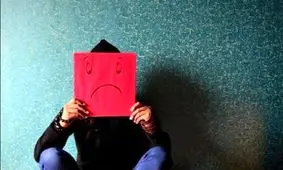 با دوری جستن از این ۵ عادت از فقر ذهنی رها شویم