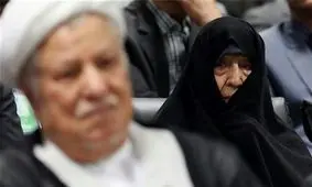 عکسی از آیت الله هاشمی رفسنجانی بعد از ترور شدن /روزی که عفت مرعشی سپر جان آیت الله در مقابل منافقین شد