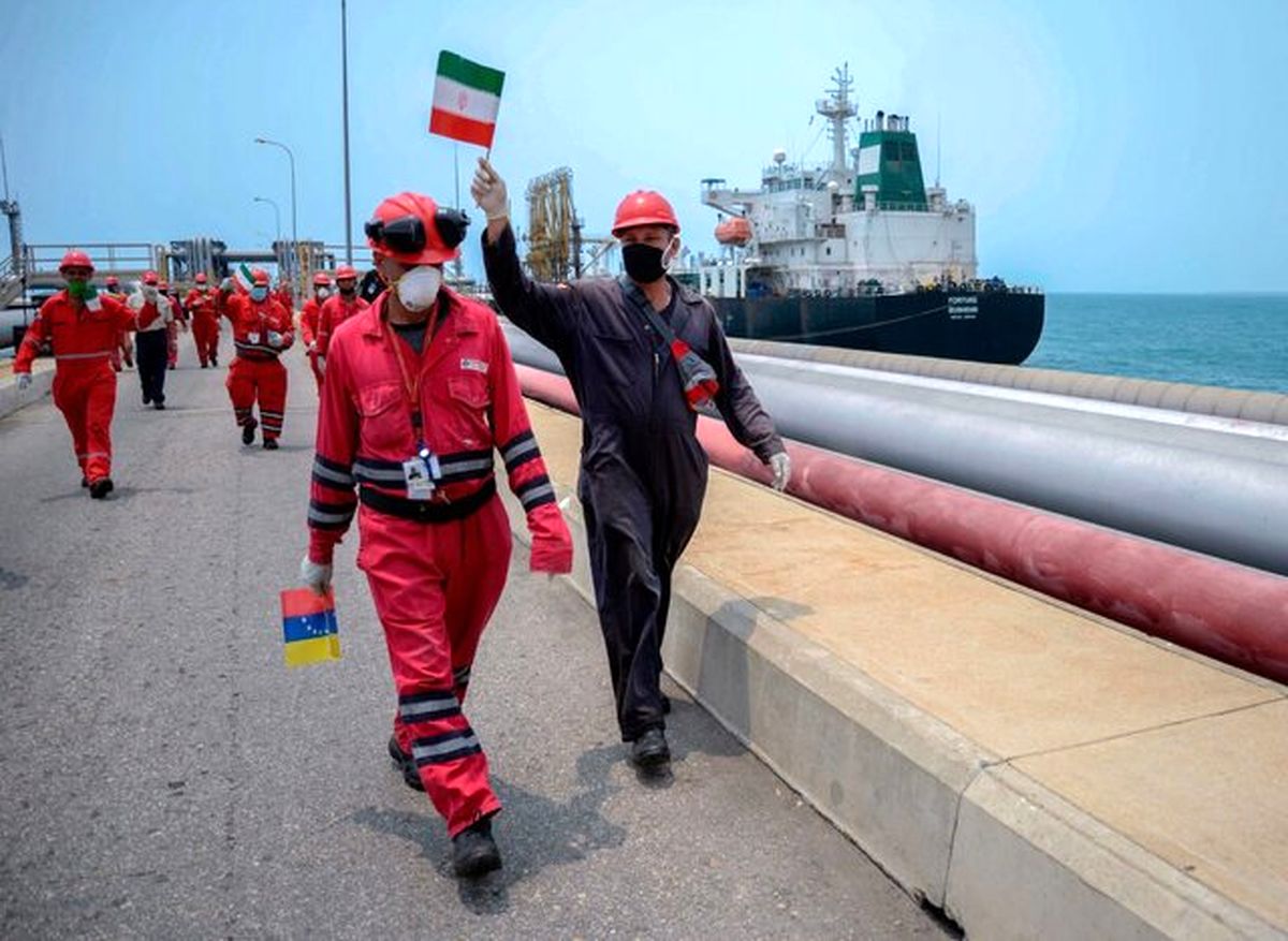 سومین نفتکش ایرانی به منطقه اقتصادی ونزوئلا نزدیک شد