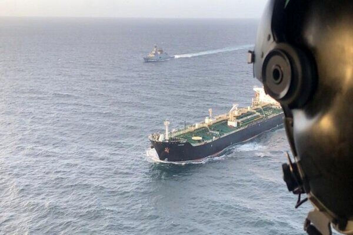 بده‌بِستان‌های نفتی ایران و ونزوئلا / مانور قدرت ایرانی از خلیج فارس تا دریای کارائیب