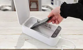 شارژری که گوشی را ضدعفونی می‌کند