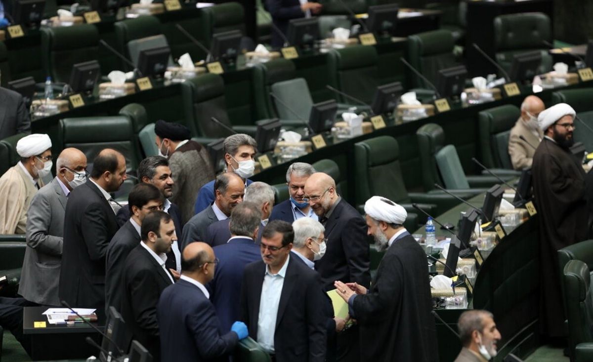 میرسلیم از نظر فهم سیاسی فاجعه است / تاکید بر خطرناک بودن احمدی‌نژاد