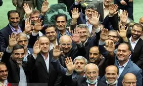 با دستمال کثیف نمی‌توانید چیزی را تمیز کنید
