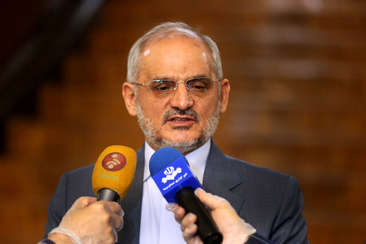 دانش آموزان با «ماسک» وارد حوزههای امتحانی میشوند