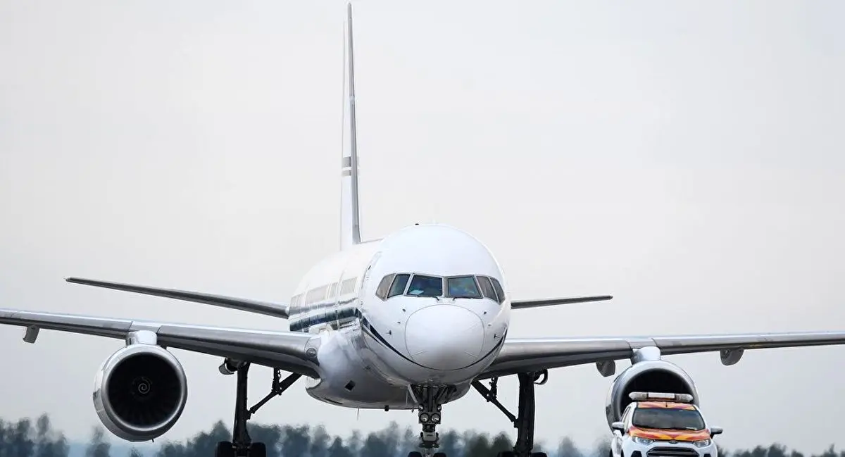 فرود اضطراری در مهر آباد مصدومی نداشت