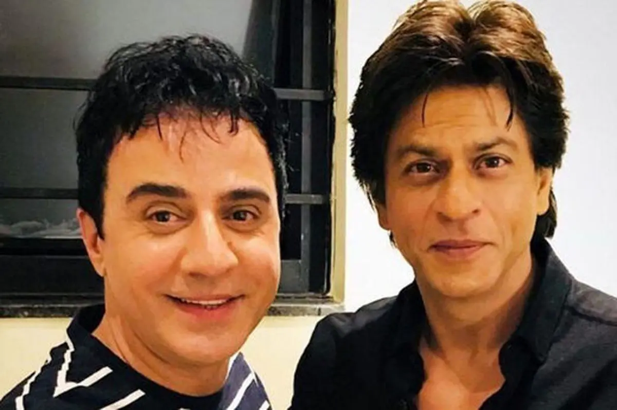 ببینید | واکنش شاهرخ خان به آواز هندی عموپورنگ