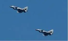 جنگنده‌های تایوان هواپیمای ترابری چینی را محاصره کردند