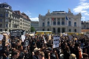 تظاهرات ضدنژادپرستی در زوریخ سوئیس
