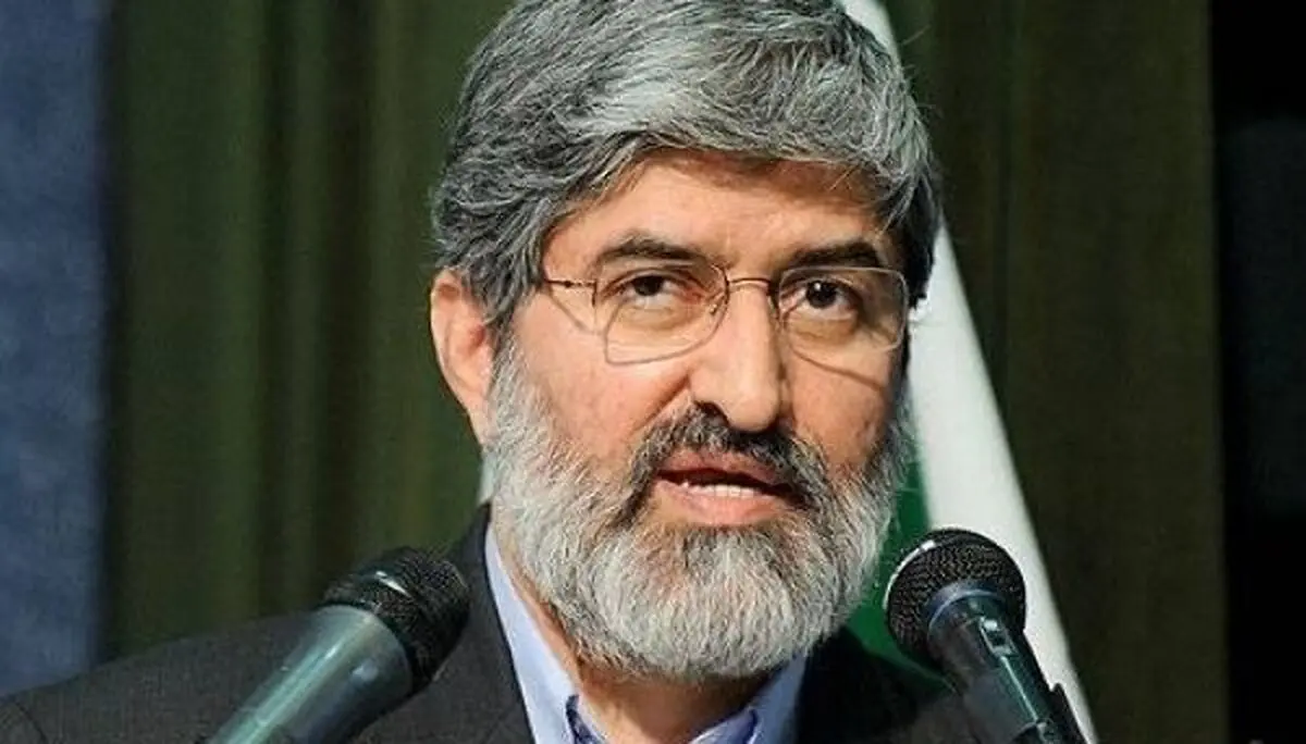 مگر نماینده بچه دبستانی است که به او بگویند این را بگو و آن را نگو؟!
