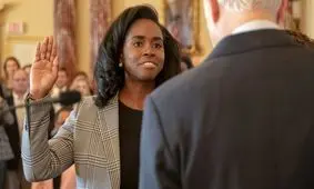 استعفای مقام ارشد وزارت خارجه آمریکا در اعتراض به نژادپرستی ترامپ