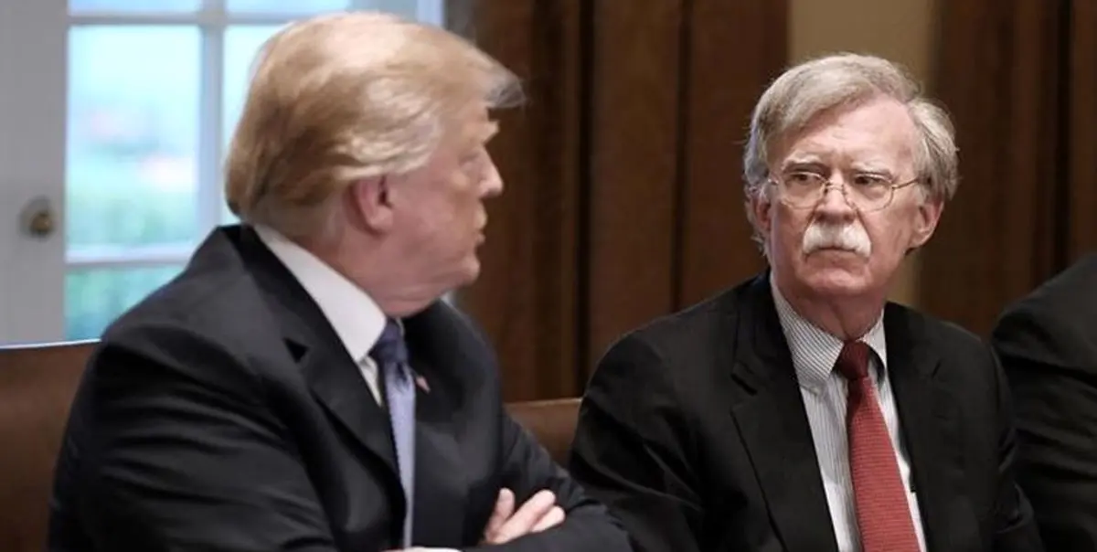 ترامپ: بولتون دیوانه باید بهای بسیار سنگینی برای انتشار اطلاعات محرمانه بپردازد