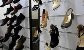 قیمت کفش‌های تابستانی در بازار همدان ۳۰ درصد گران شد