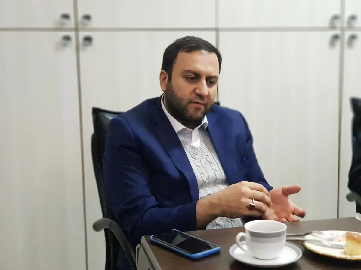 مخاطب نامه را اشتباه گرفته‌اید
