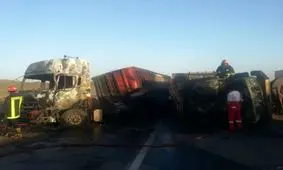 تصادف وحشتناک دو دستگاه خودرو سنگین