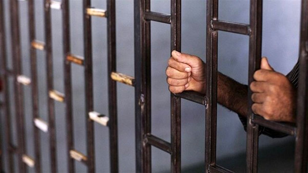 ۳۲ درصد جمعیت زندانیان لرستان مربوط به سرقت است