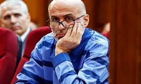 تصویری از حجم پرونده اکبر طبری در دادگاه امروز