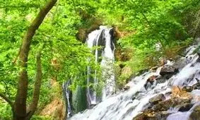 سقوط مرگبار جوان ۲۵ ساله از آبشار هفت‌چشمه کرج