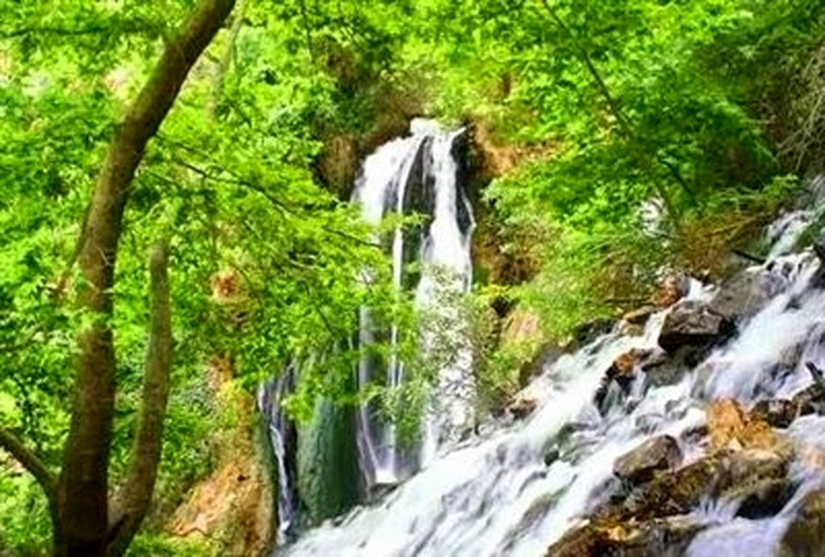 سقوط مرگبار جوان ۲۵ ساله از آبشار هفتچشمه کرج