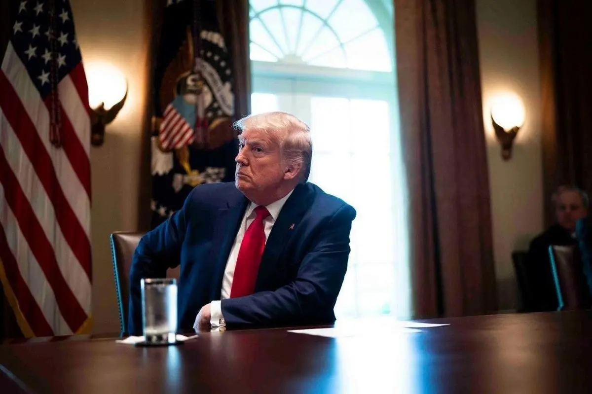 اکثر آمریکایی‌ها ترامپ را رئیس‌جمهوری «ضعیف» و «افتضاح» می‌دانند