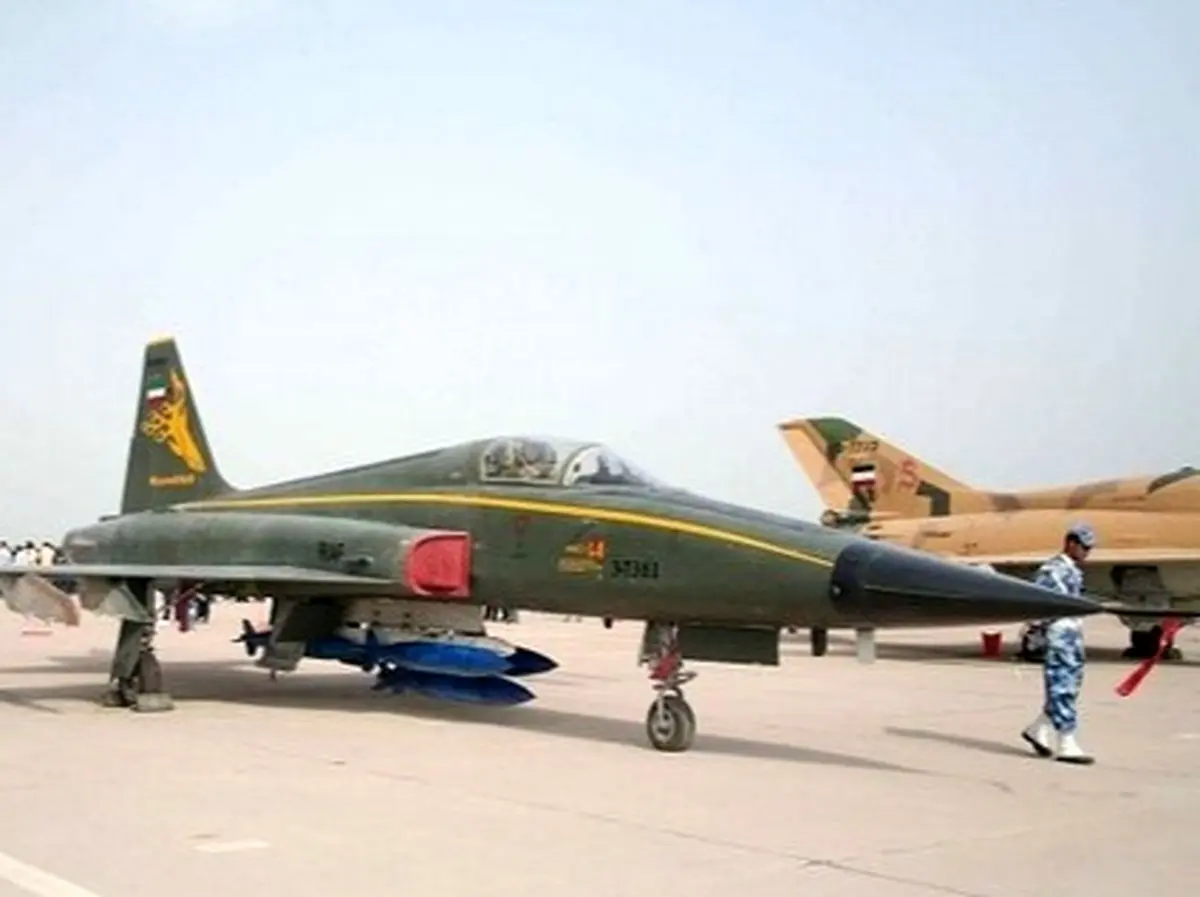 جمله‌ای که رهبر انقلاب به طراح اصلی اولین جنگنده ایرانی گفتند /آذرخش فاتح آسمان شد+عکس